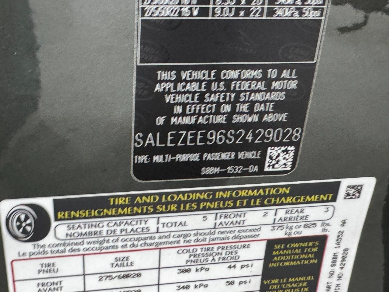 Land Rover Defender Vehicle Full-screen Gallery Image 33