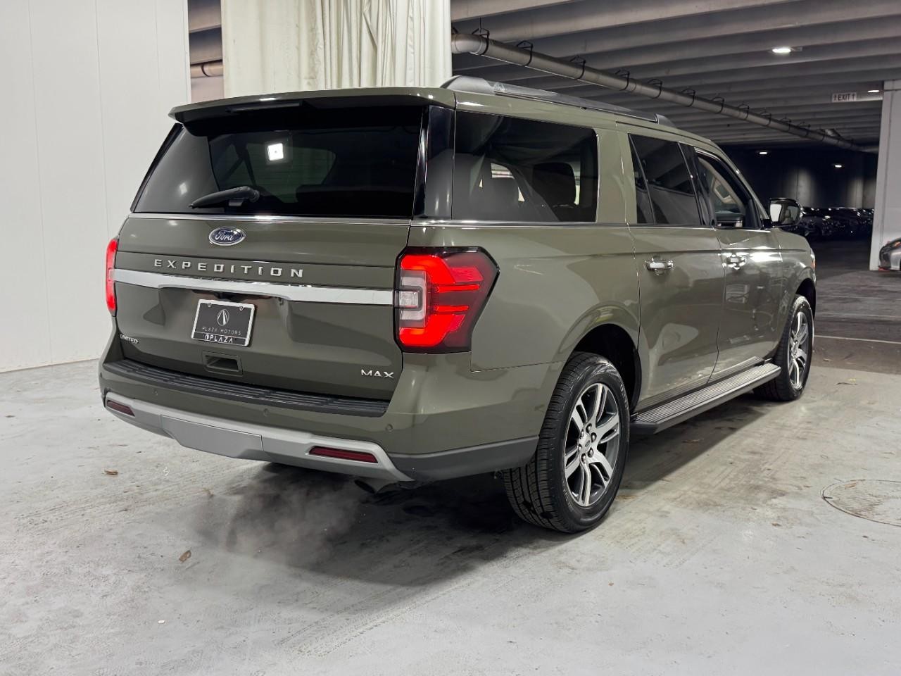 Ford Expedition Max Vehicle Full-screen Gallery Image 04