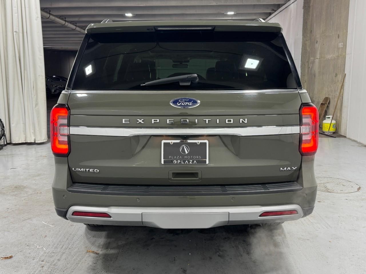 Ford Expedition Max Vehicle Full-screen Gallery Image 10