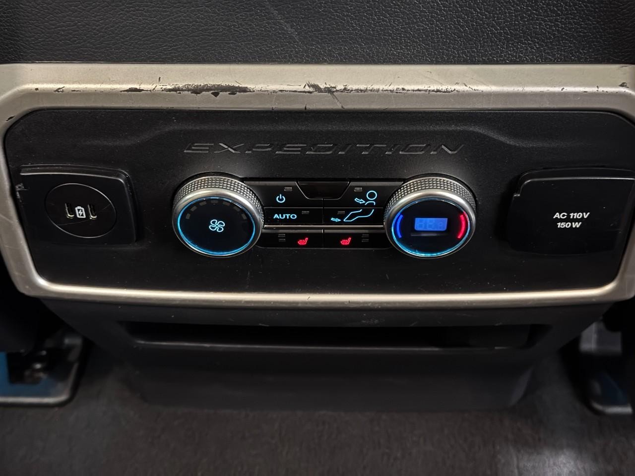 Ford Expedition Max Vehicle Full-screen Gallery Image 13