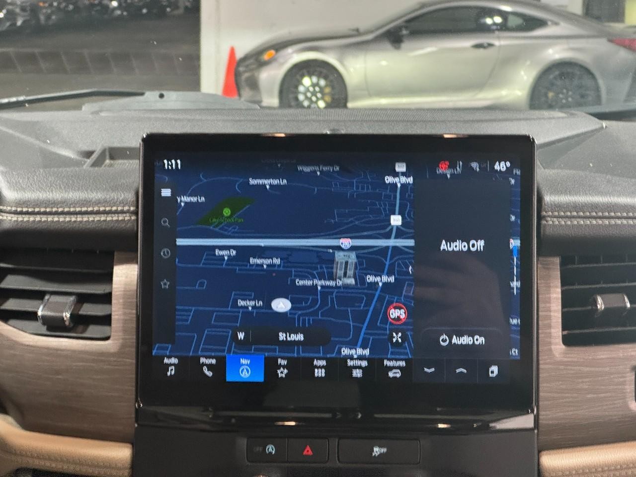 Ford Expedition Max Vehicle Full-screen Gallery Image 17