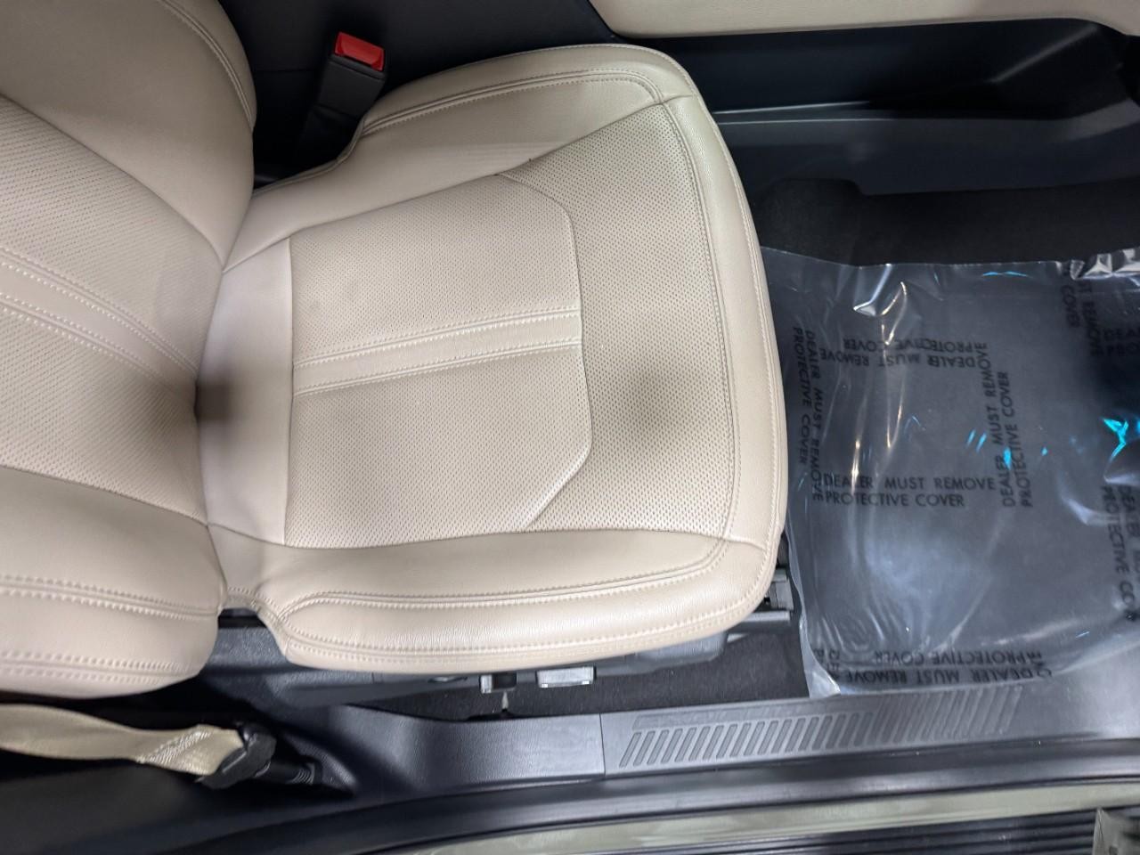 Ford Expedition Max Vehicle Full-screen Gallery Image 22