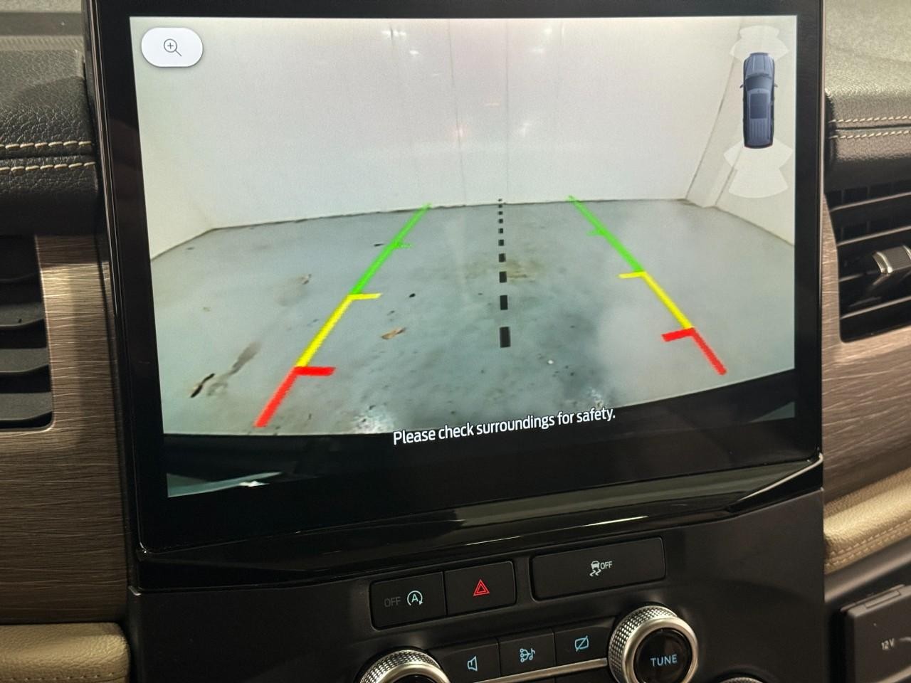 Ford Expedition Max Vehicle Full-screen Gallery Image 35