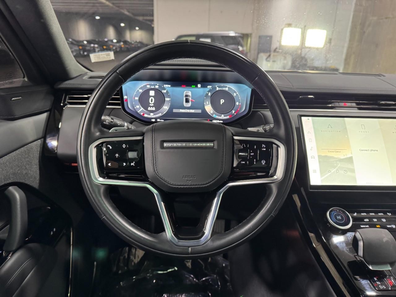 Land Rover Range Rover Sport Vehicle Full-screen Gallery Image 14