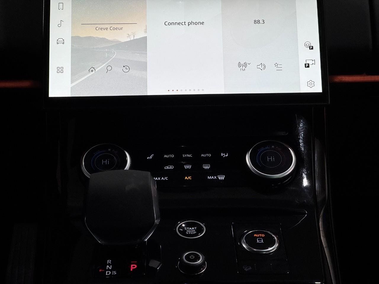 Land Rover Range Rover Sport Vehicle Full-screen Gallery Image 16