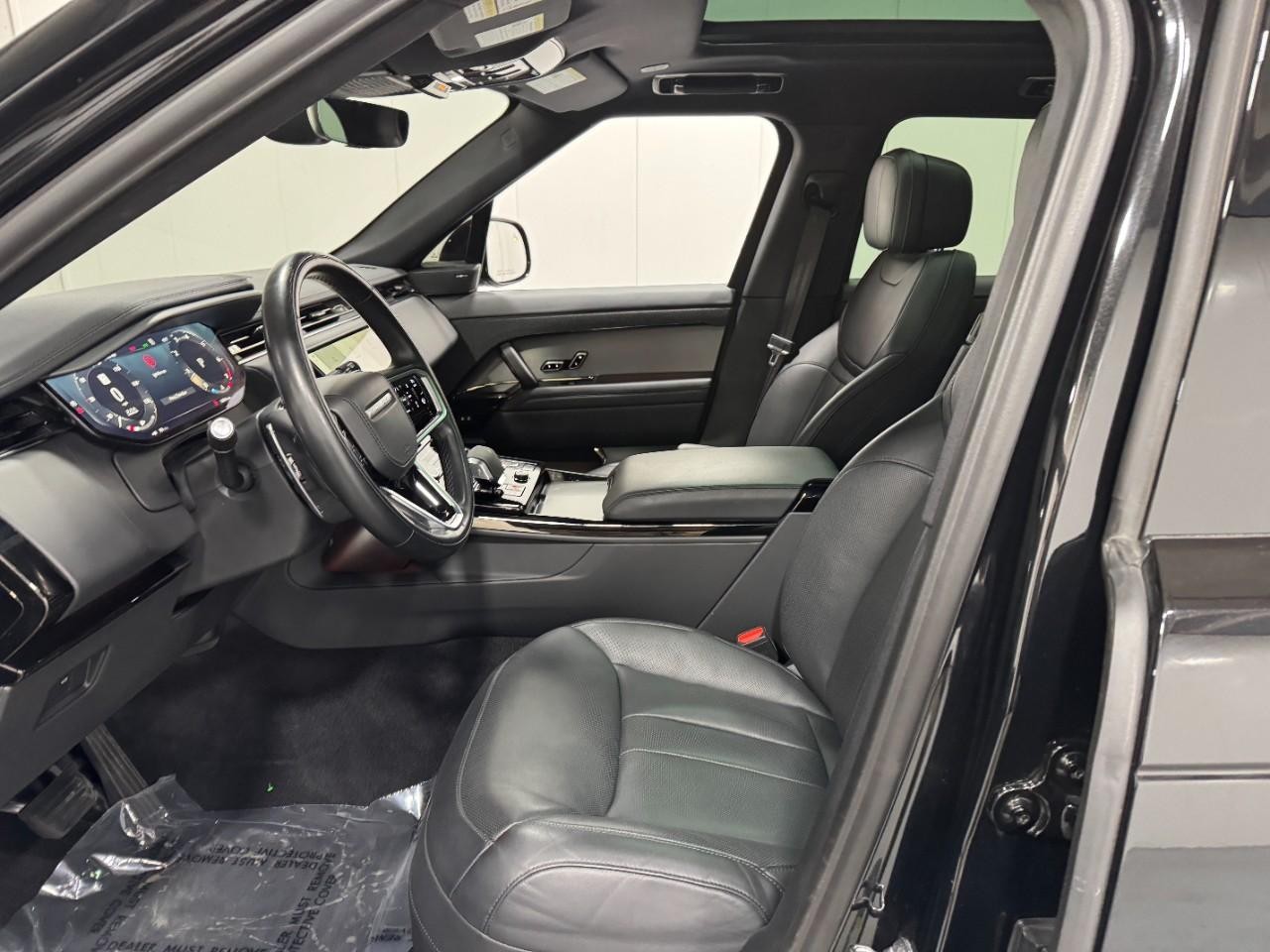 Land Rover Range Rover Sport Vehicle Full-screen Gallery Image 28