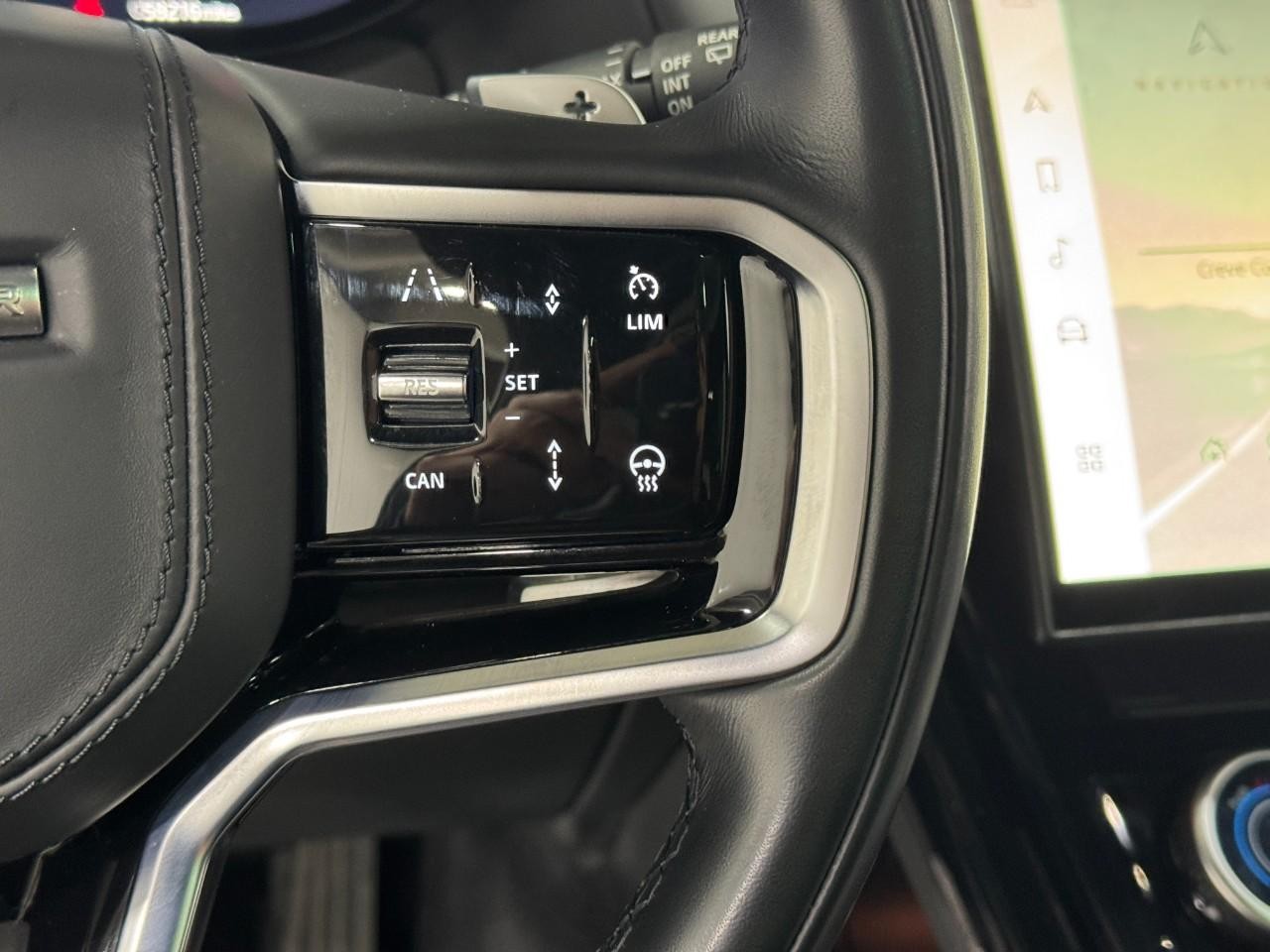 Land Rover Range Rover Sport Vehicle Full-screen Gallery Image 32