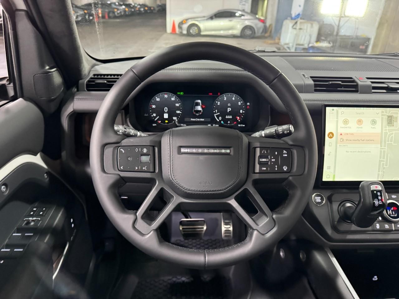 Land Rover Defender Vehicle Full-screen Gallery Image 14