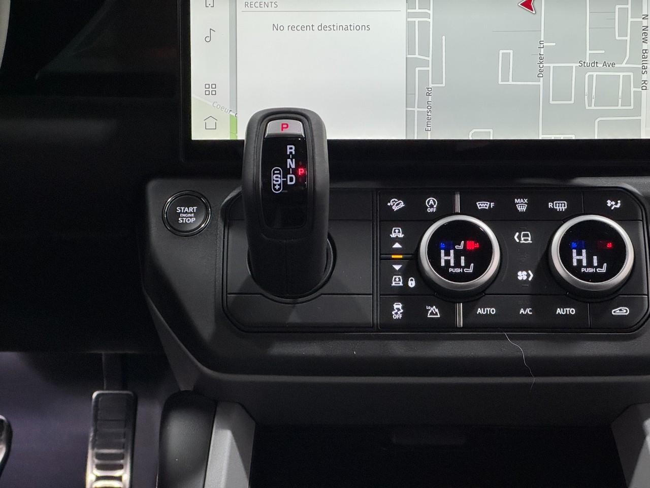 Land Rover Defender Vehicle Full-screen Gallery Image 17