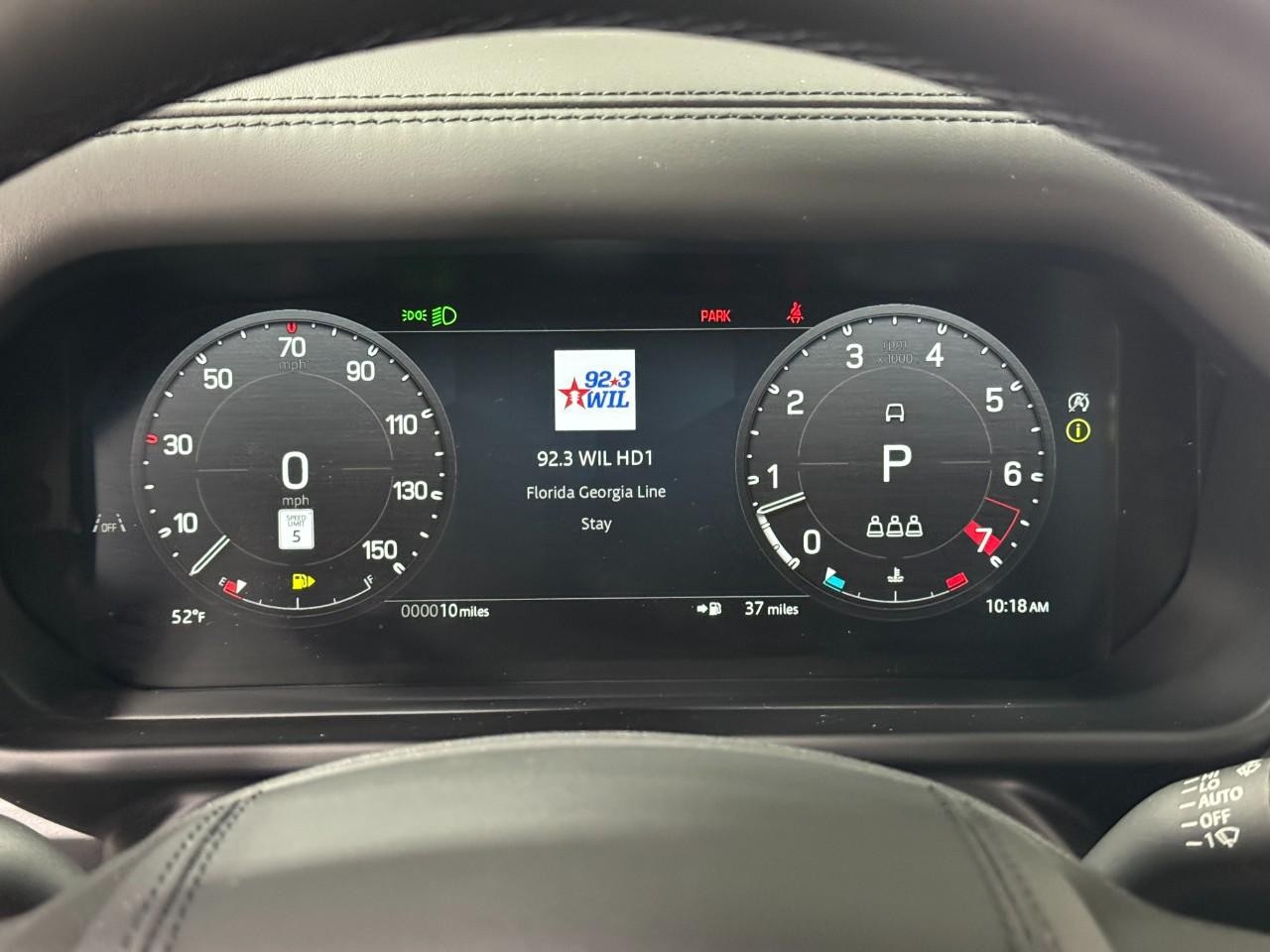 Land Rover Defender Vehicle Full-screen Gallery Image 32