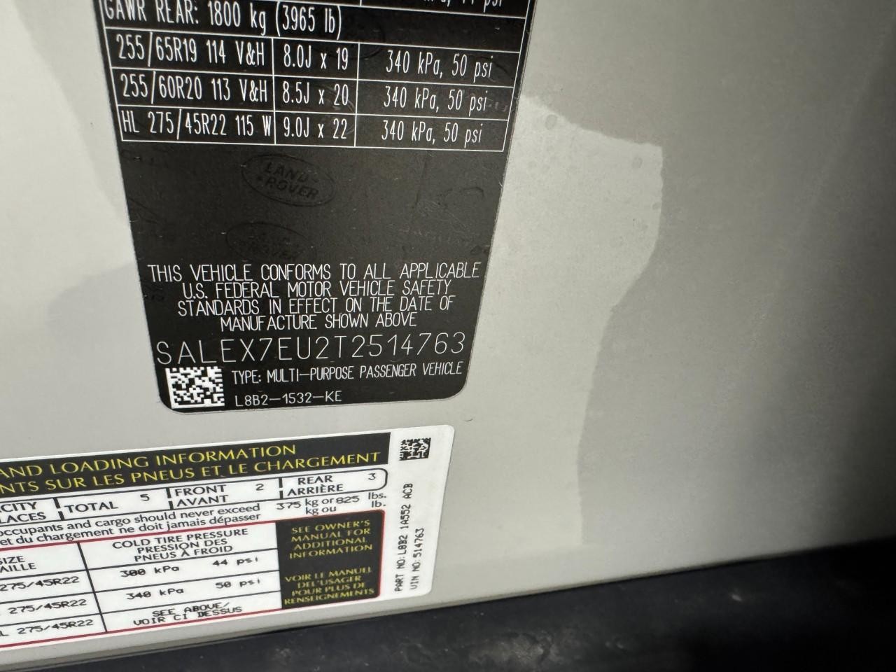 Land Rover Defender Vehicle Full-screen Gallery Image 34