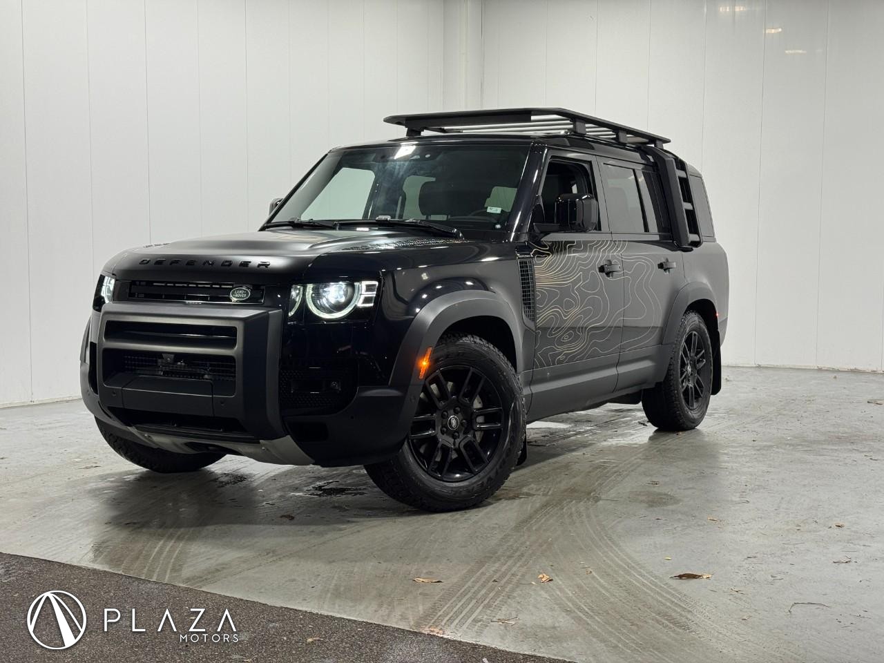 Land Rover Defender Vehicle Full-screen Gallery Image 01