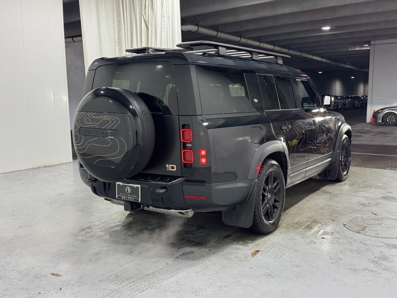 Land Rover Defender Vehicle Full-screen Gallery Image 04