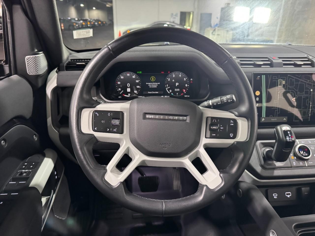 Land Rover Defender Vehicle Full-screen Gallery Image 14