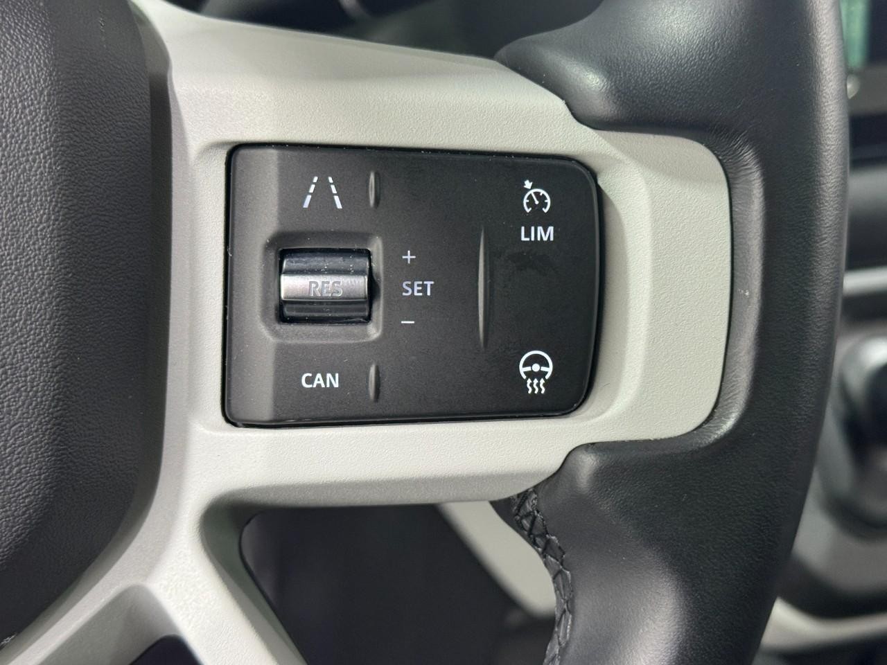 Land Rover Defender Vehicle Full-screen Gallery Image 31