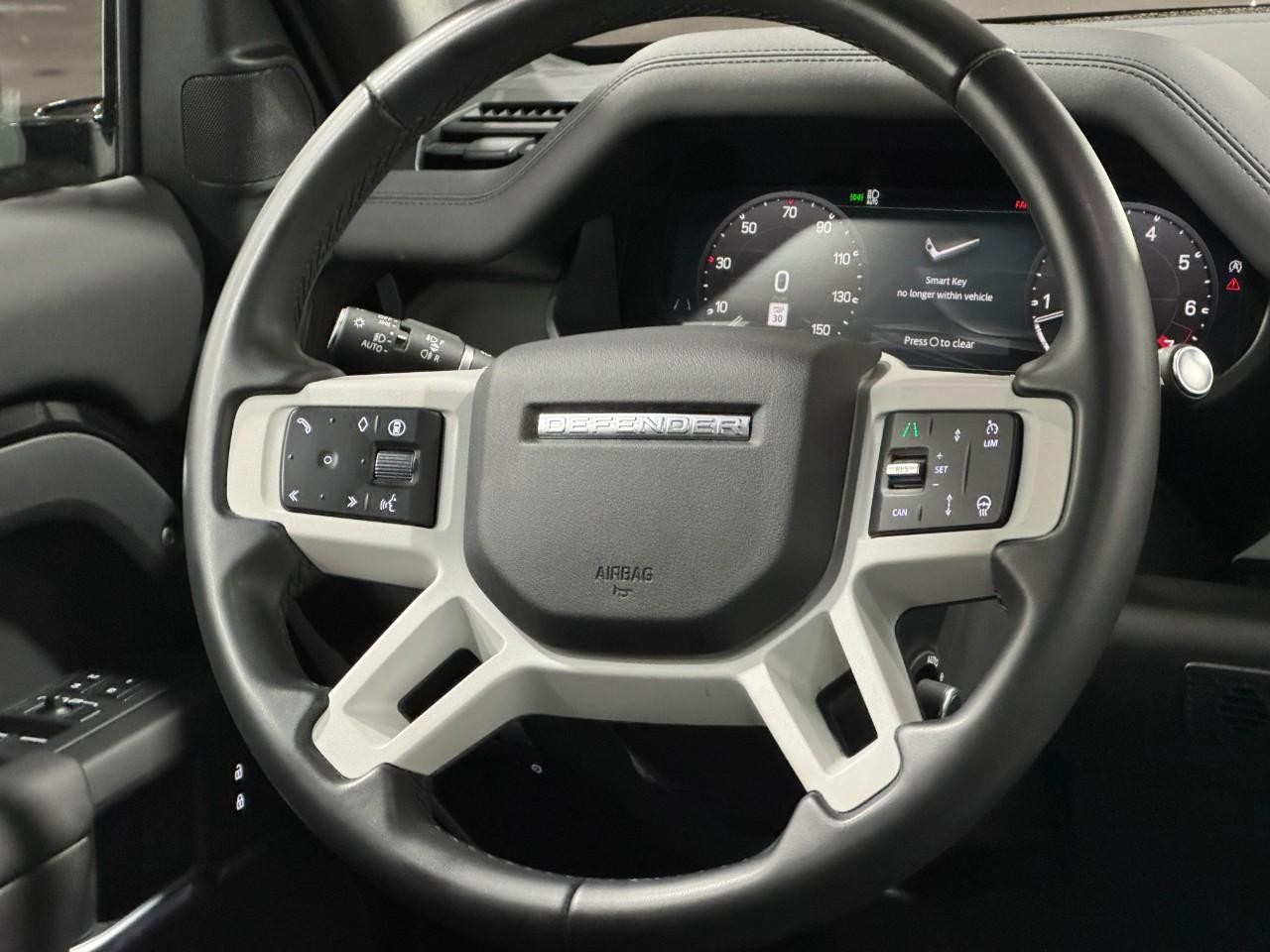 Land Rover Defender Vehicle Full-screen Gallery Image 15