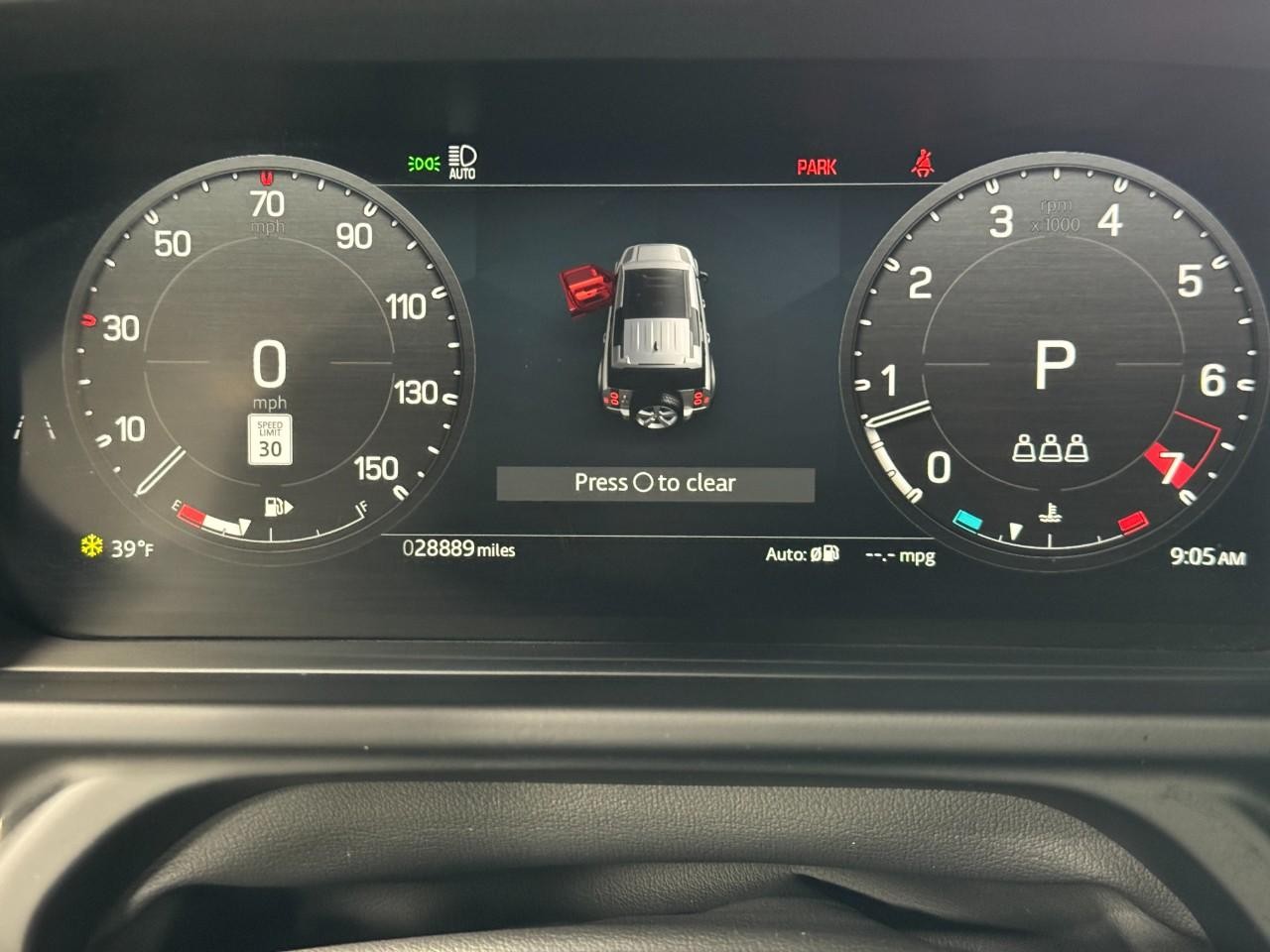 Land Rover Defender Vehicle Full-screen Gallery Image 23