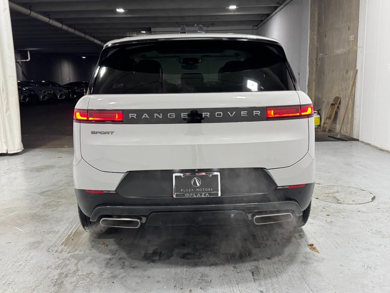 Land Rover Range Rover Sport Vehicle Full-screen Gallery Image 9