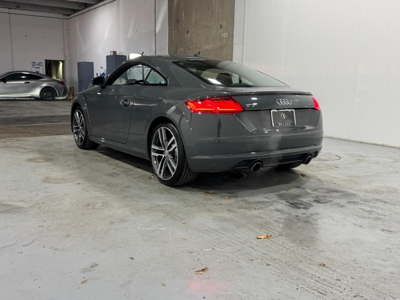 Audi TT Coupe Vehicle Full-screen Gallery Image 03