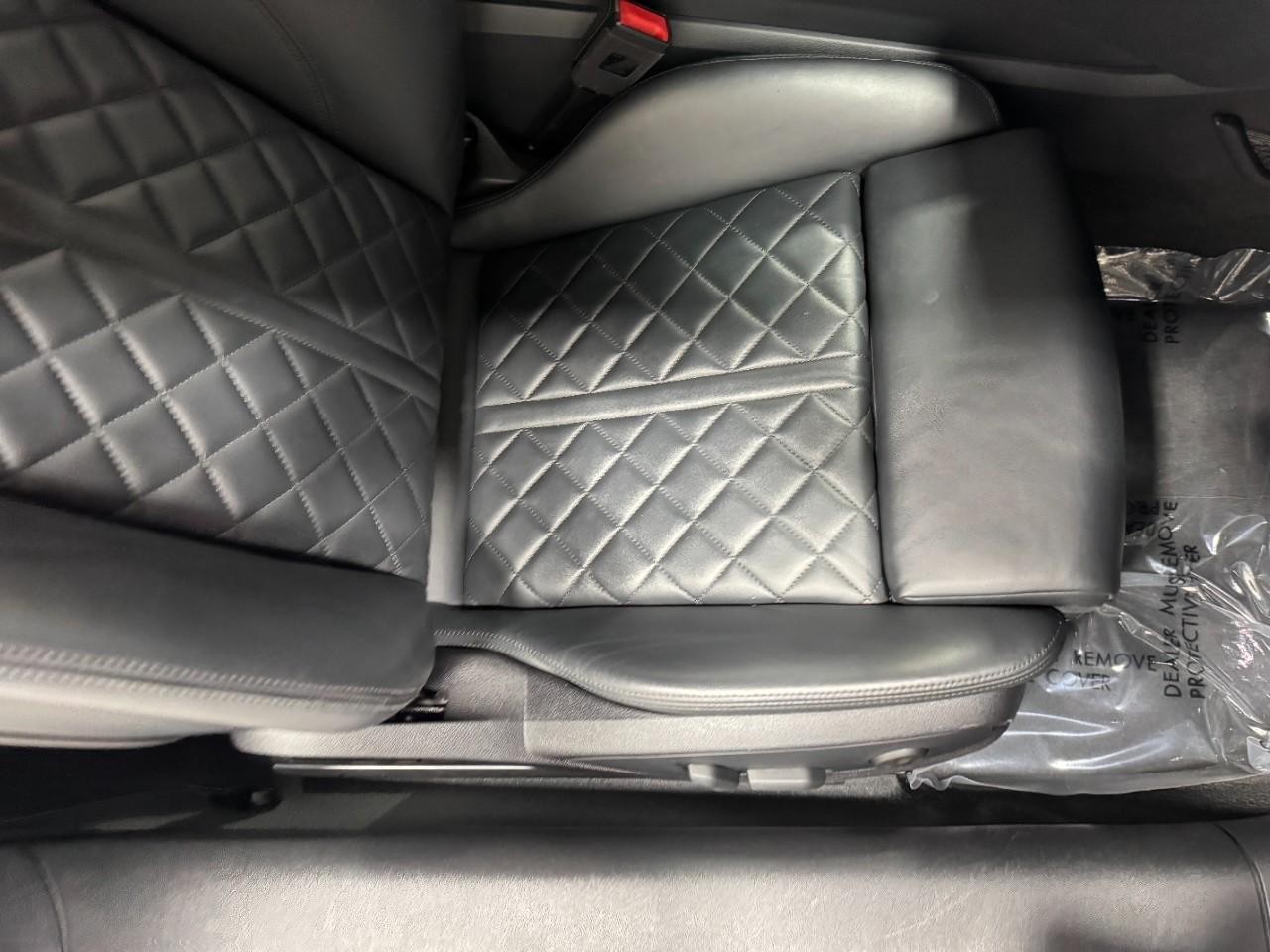 Audi TT Coupe Vehicle Full-screen Gallery Image 16