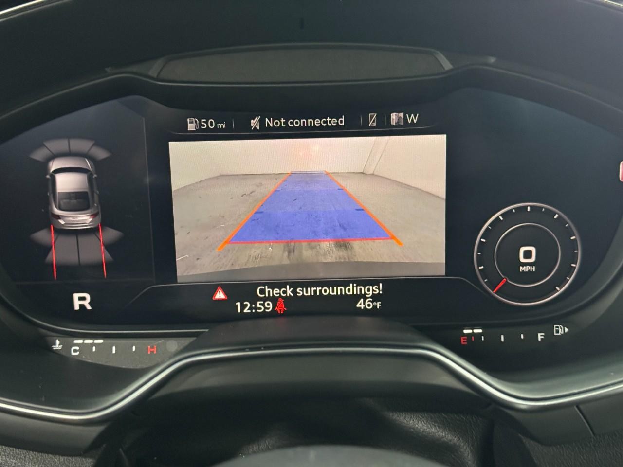 Audi TT Coupe Vehicle Full-screen Gallery Image 32