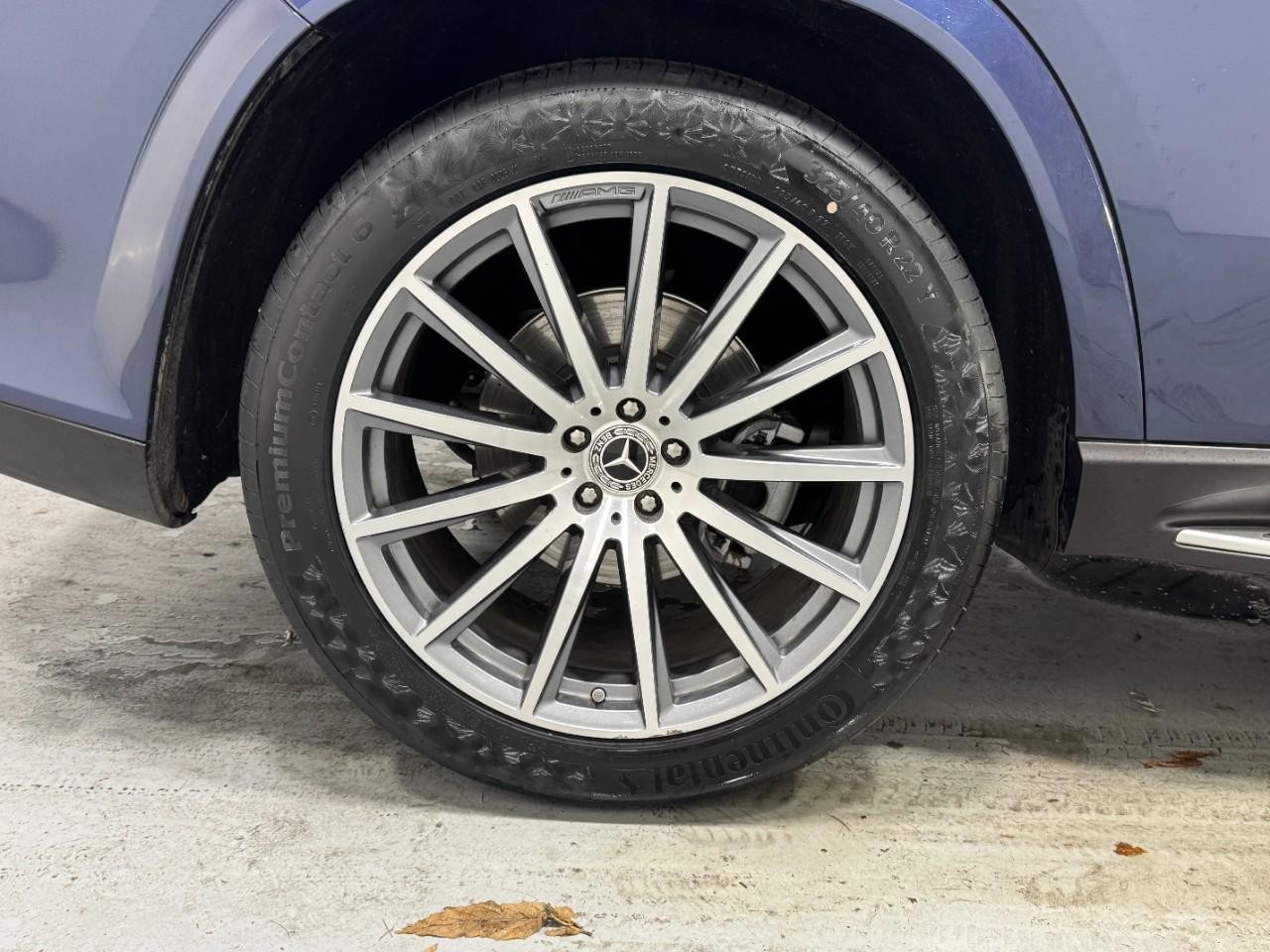 Mercedes-Benz GLS Vehicle Full-screen Gallery Image 5