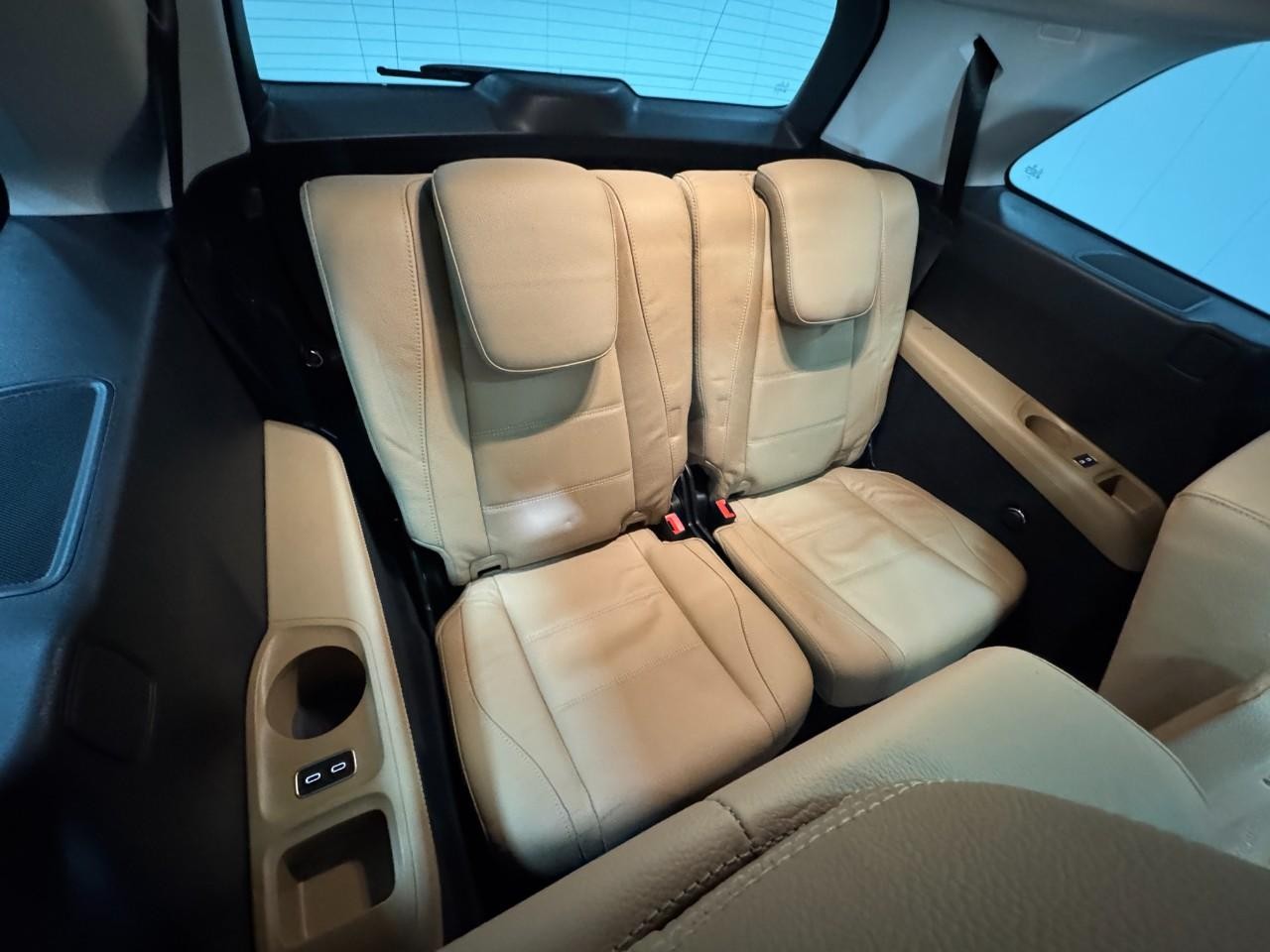 Mercedes-Benz GLS Vehicle Full-screen Gallery Image 11