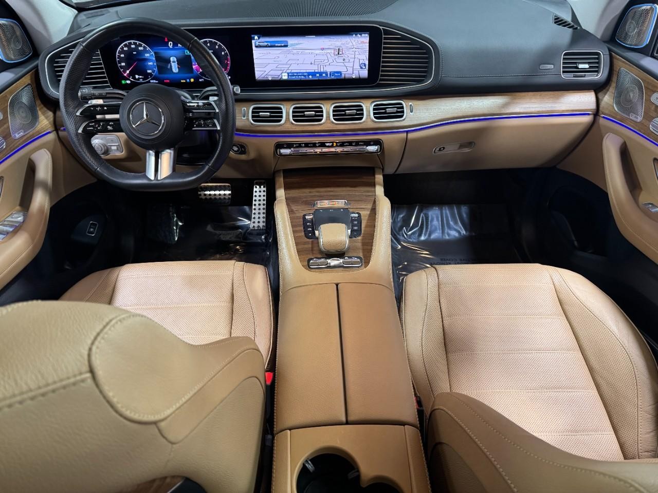 Mercedes-Benz GLS Vehicle Full-screen Gallery Image 15