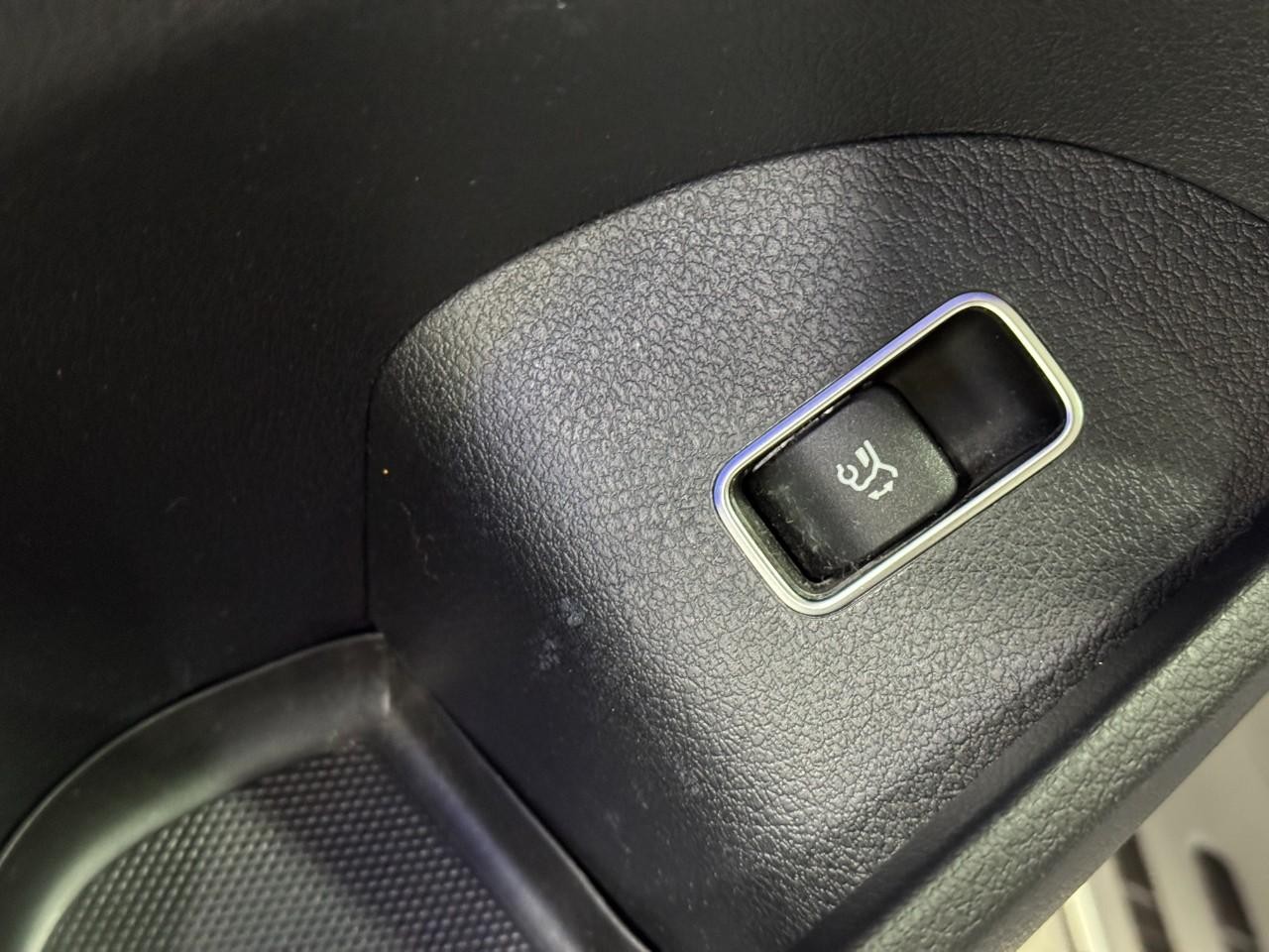 Mercedes-Benz GLS Vehicle Full-screen Gallery Image 30