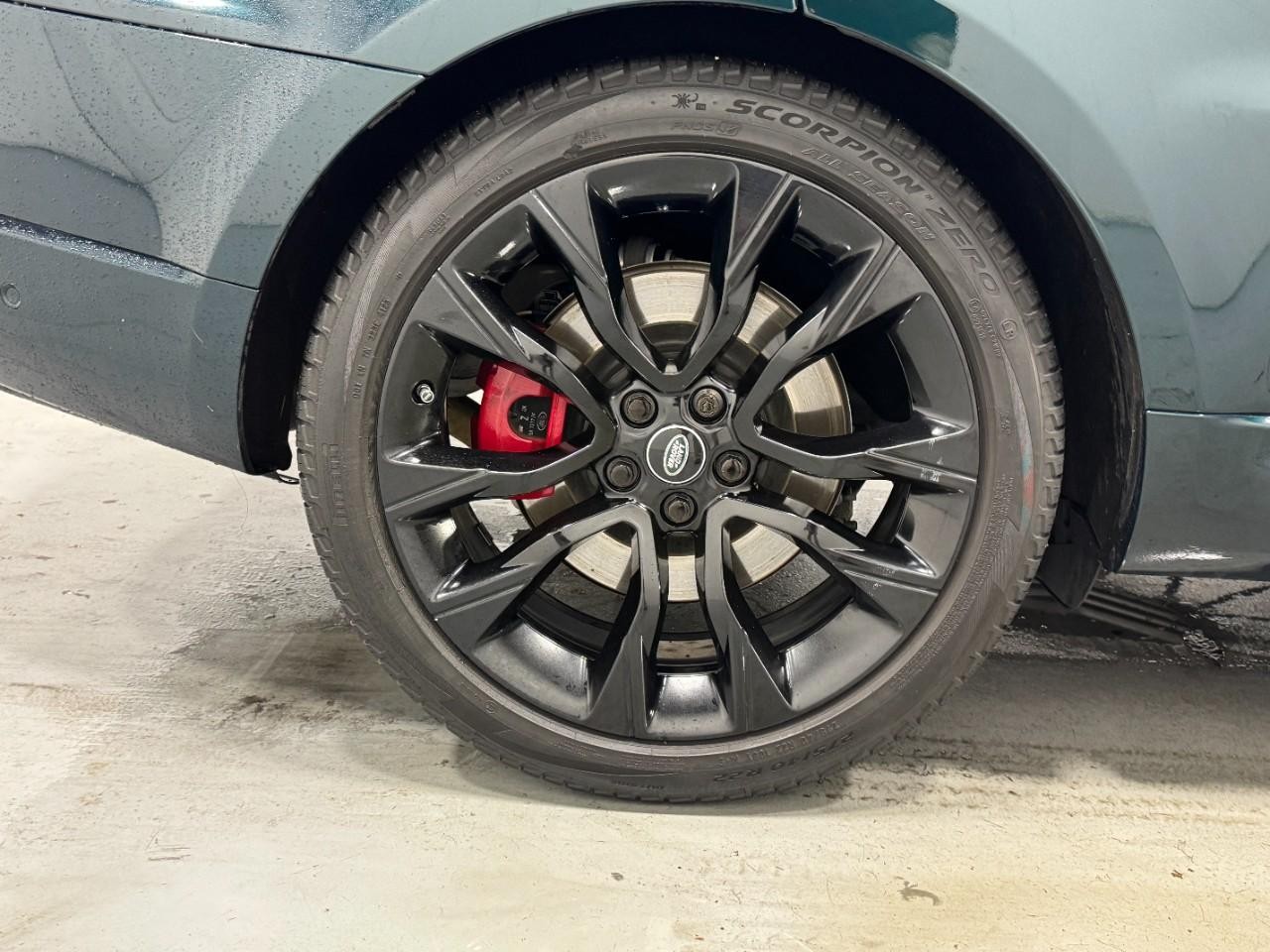 Land Rover Range Rover Sport Vehicle Full-screen Gallery Image 5