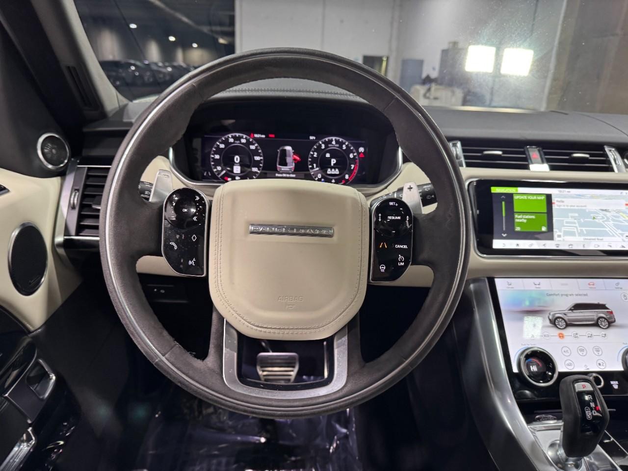 Land Rover Range Rover Sport Vehicle Full-screen Gallery Image 14