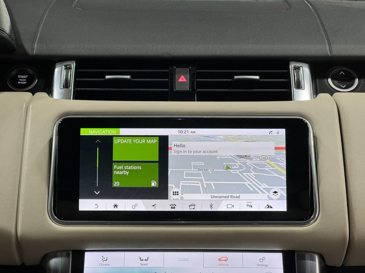 Land Rover Range Rover Sport Vehicle Full-screen Gallery Image 15