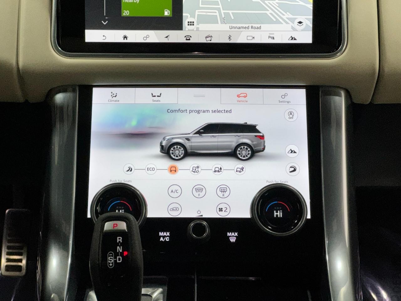 Land Rover Range Rover Sport Vehicle Full-screen Gallery Image 16