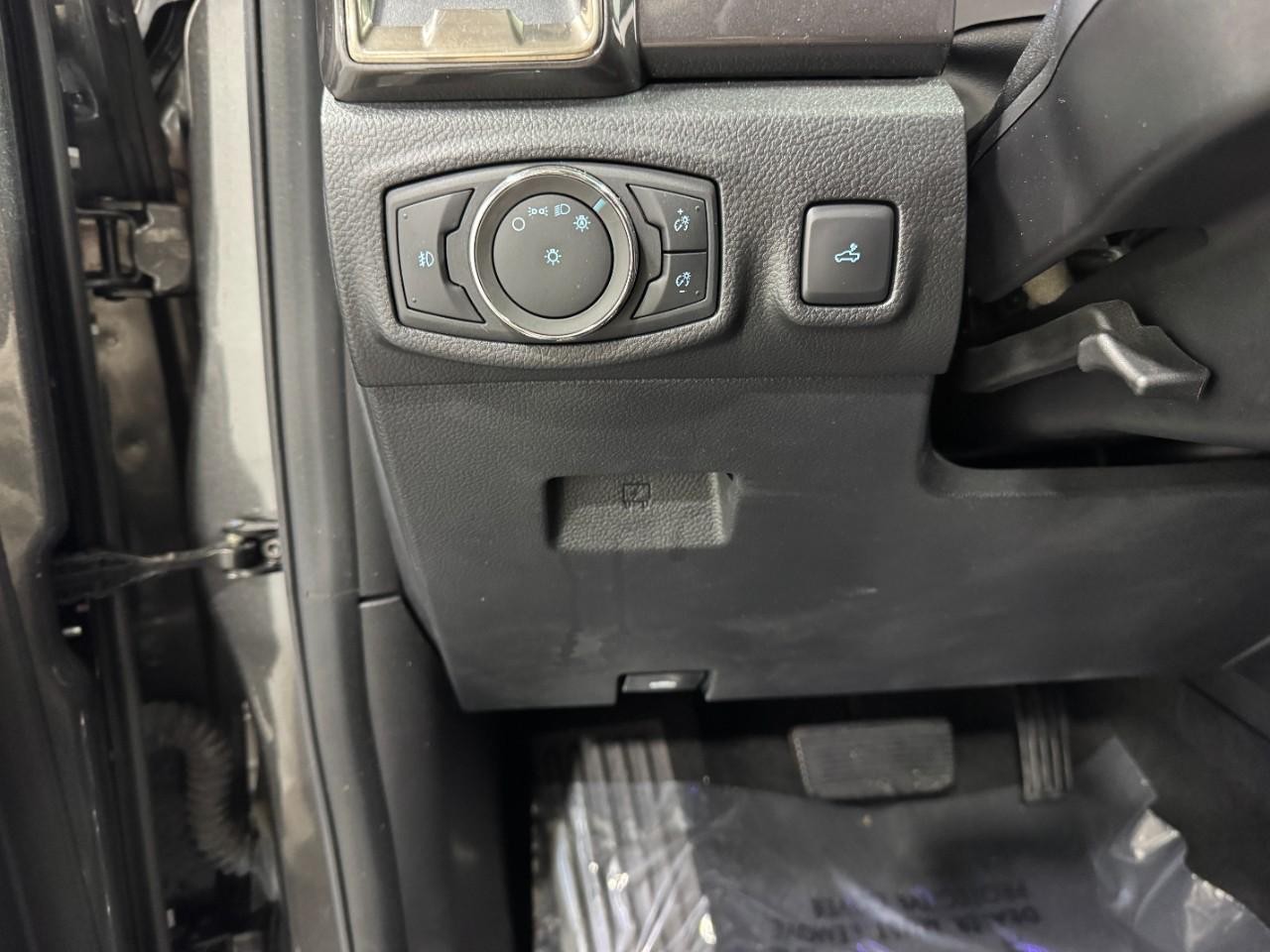 Ford Ranger Vehicle Full-screen Gallery Image 27