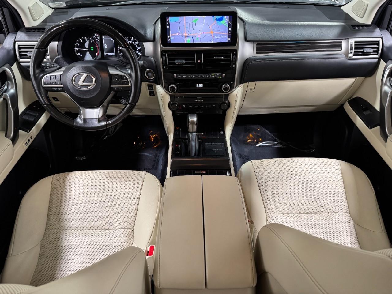 Lexus GX Vehicle Full-screen Gallery Image 15