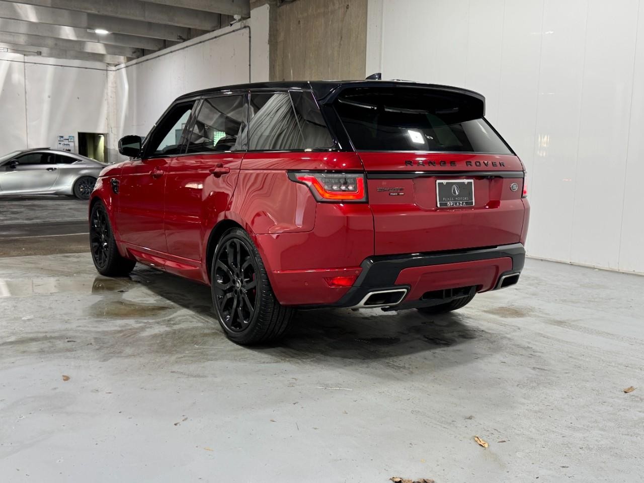 Land Rover Range Rover Sport Vehicle Full-screen Gallery Image 3