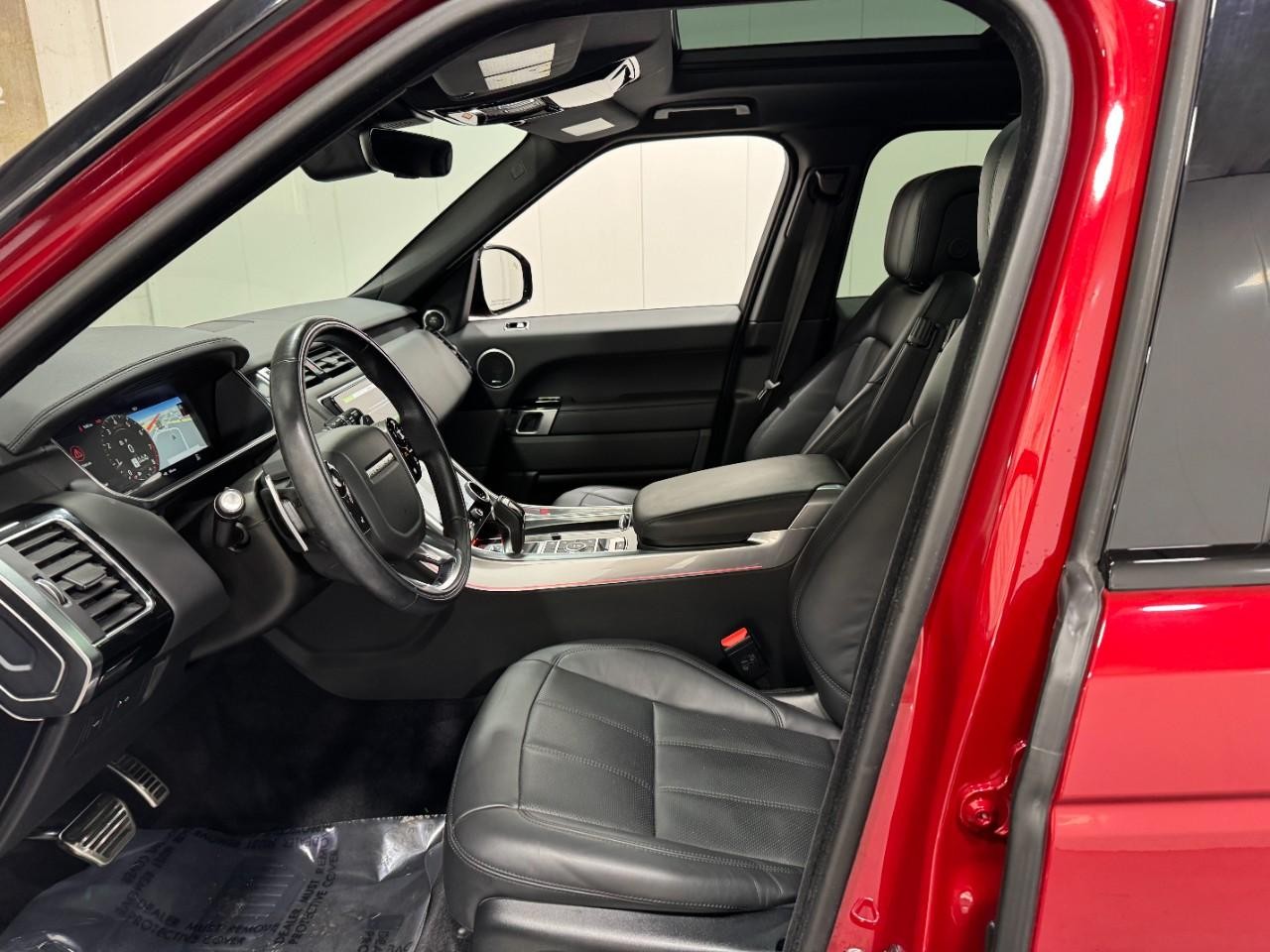 Land Rover Range Rover Sport Vehicle Full-screen Gallery Image 27