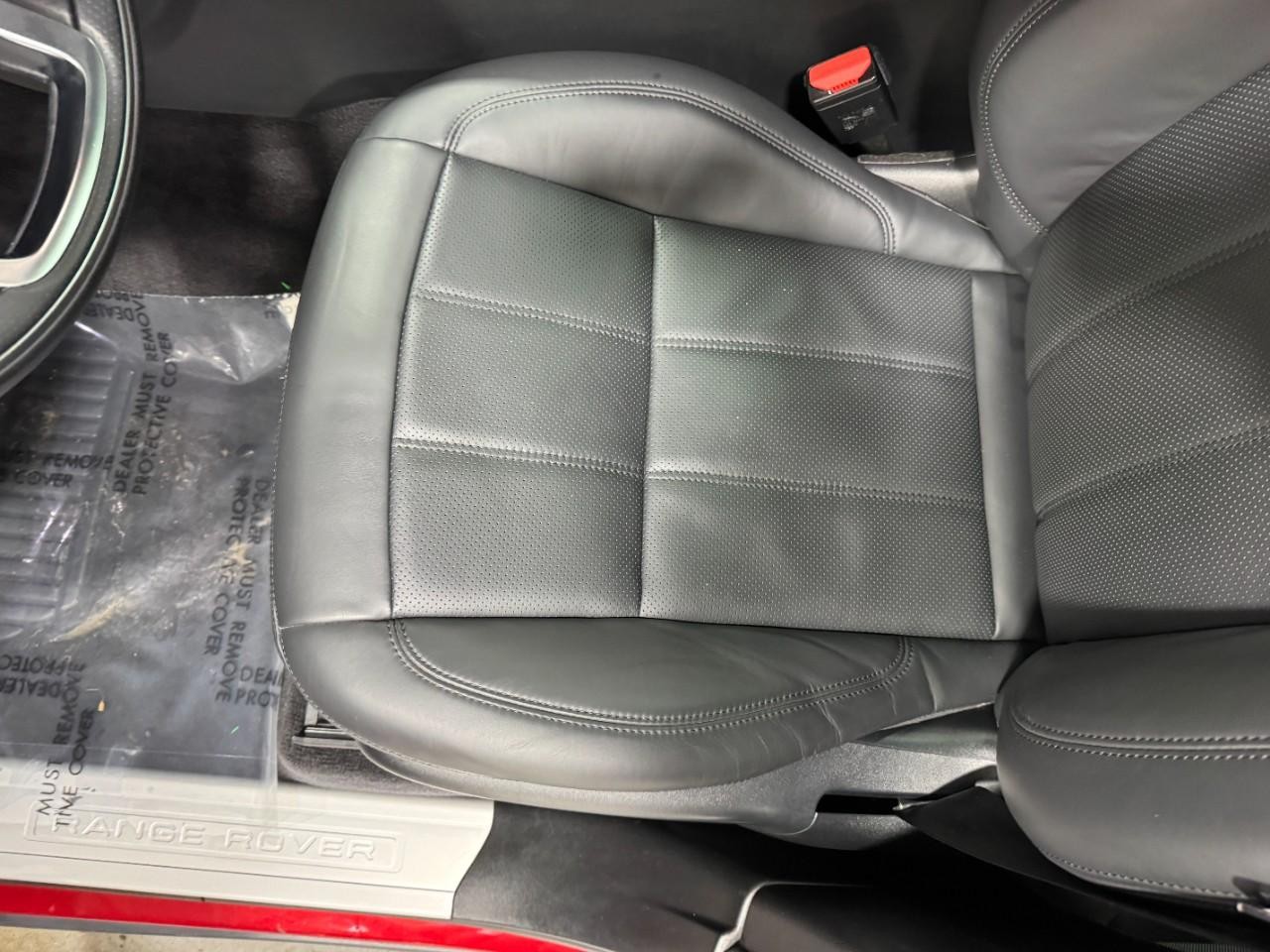 Land Rover Range Rover Sport Vehicle Full-screen Gallery Image 28