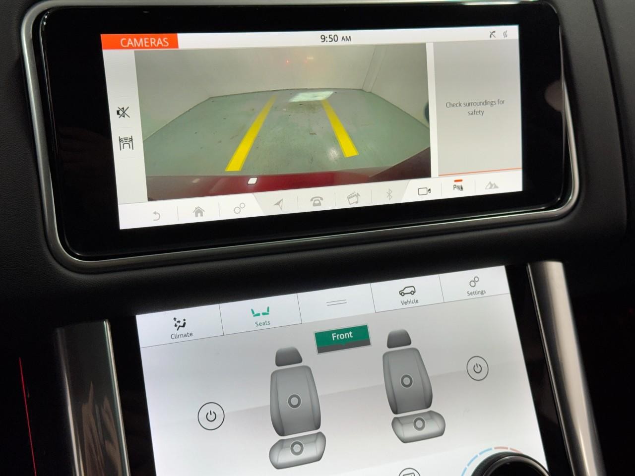 Land Rover Range Rover Sport Vehicle Full-screen Gallery Image 34