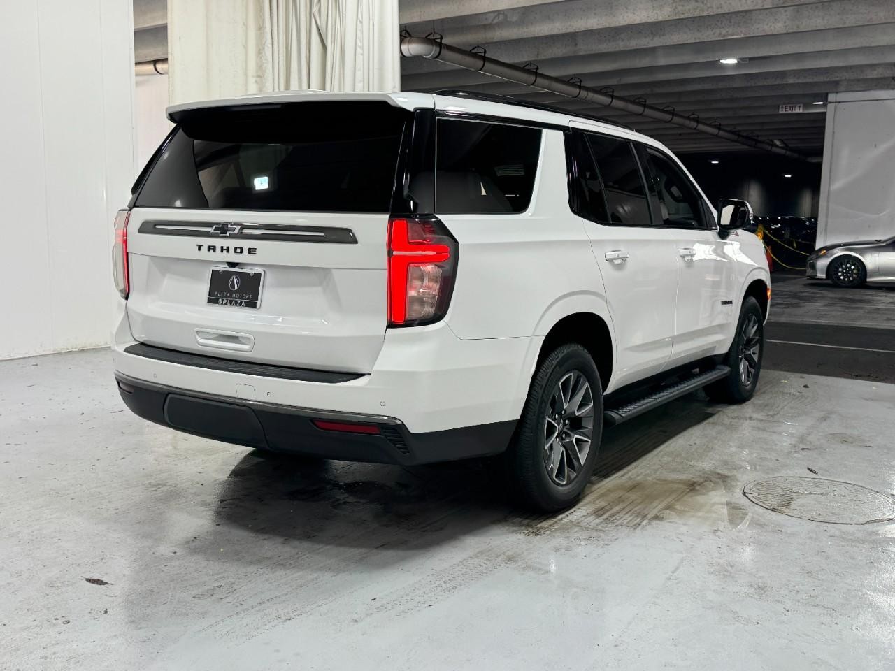 Chevrolet Tahoe Vehicle Full-screen Gallery Image 04