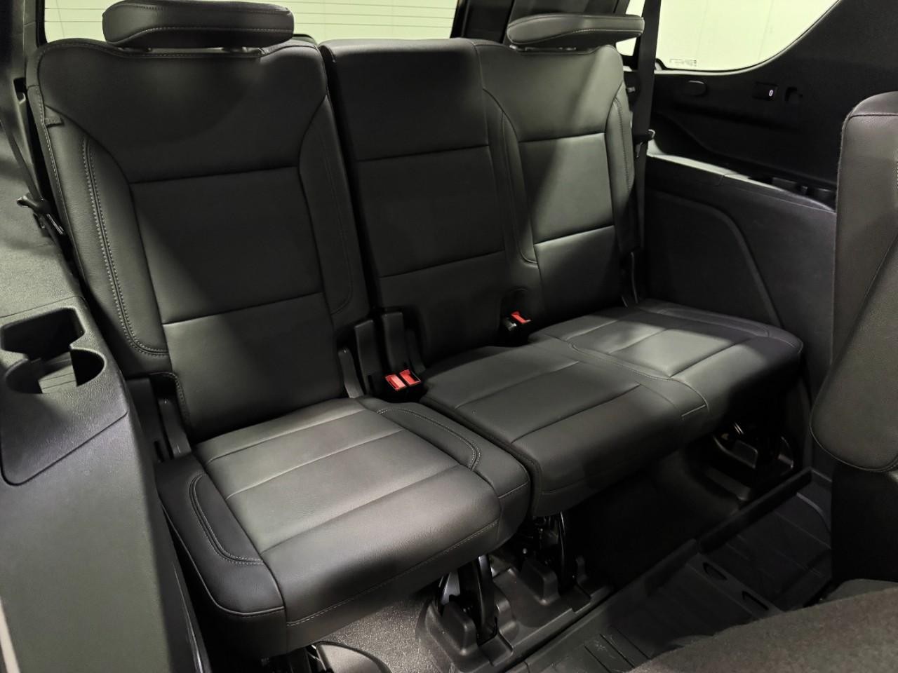 Chevrolet Tahoe Vehicle Full-screen Gallery Image 11