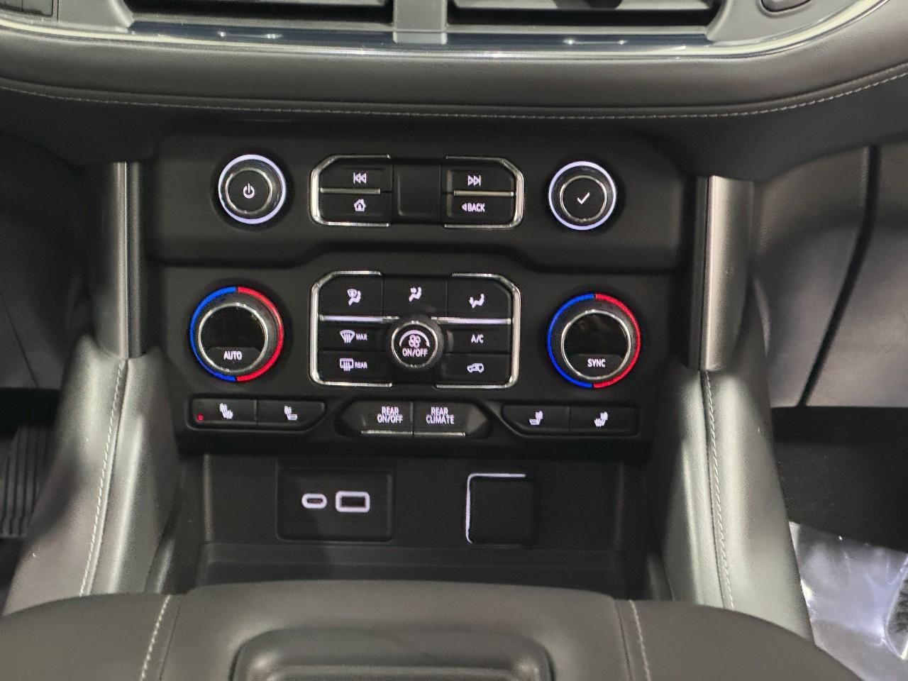 Chevrolet Tahoe Vehicle Full-screen Gallery Image 18