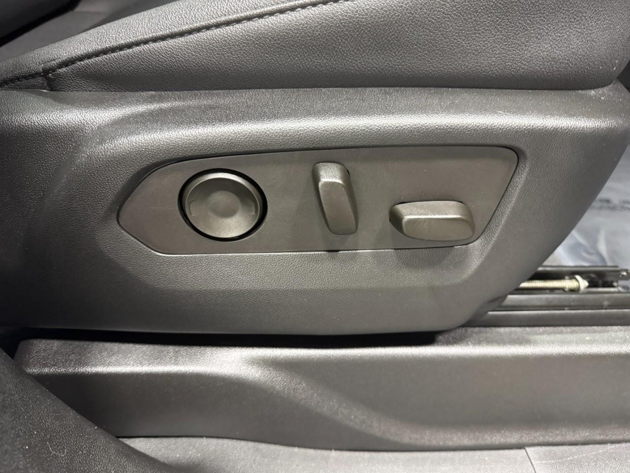 Chevrolet Tahoe Vehicle Full-screen Gallery Image 23