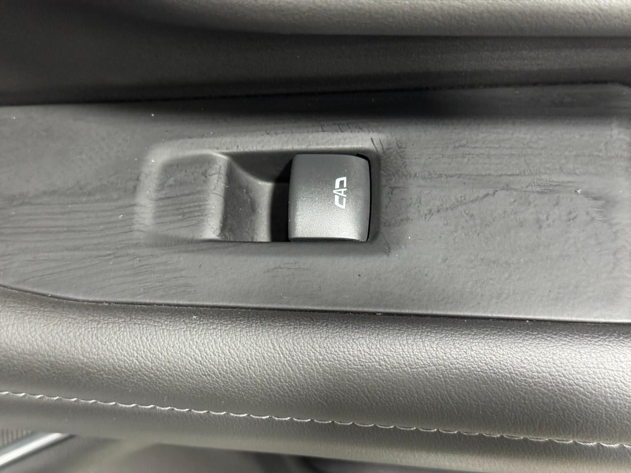 Chevrolet Tahoe Vehicle Full-screen Gallery Image 25