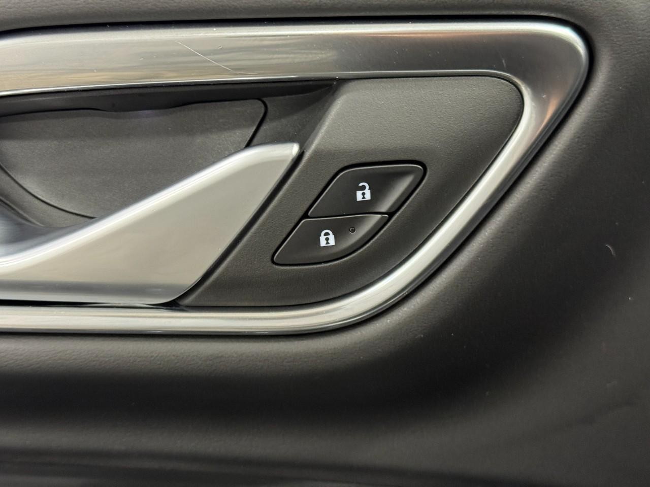 Chevrolet Tahoe Vehicle Full-screen Gallery Image 26