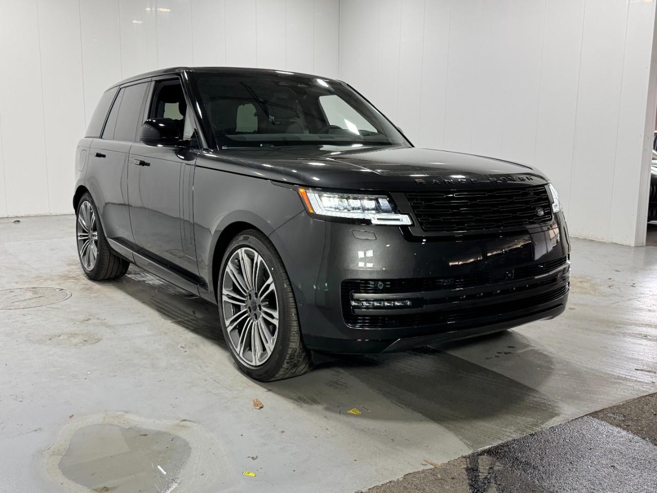 Land Rover Range Rover Vehicle Full-screen Gallery Image 6