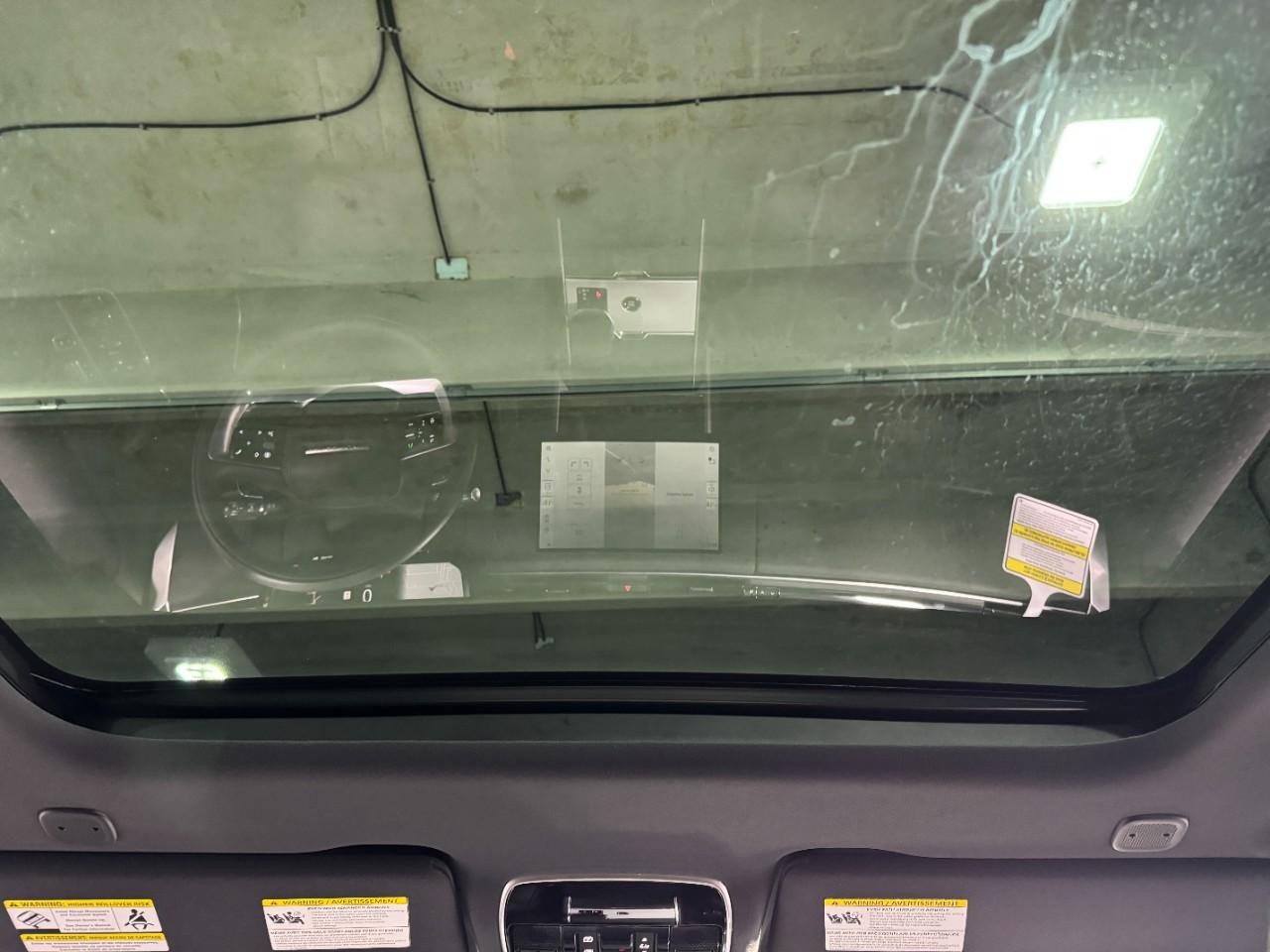 Land Rover Range Rover Vehicle Full-screen Gallery Image 12