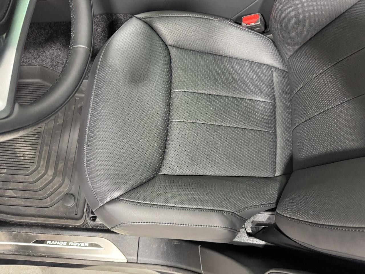 Land Rover Range Rover Vehicle Full-screen Gallery Image 28