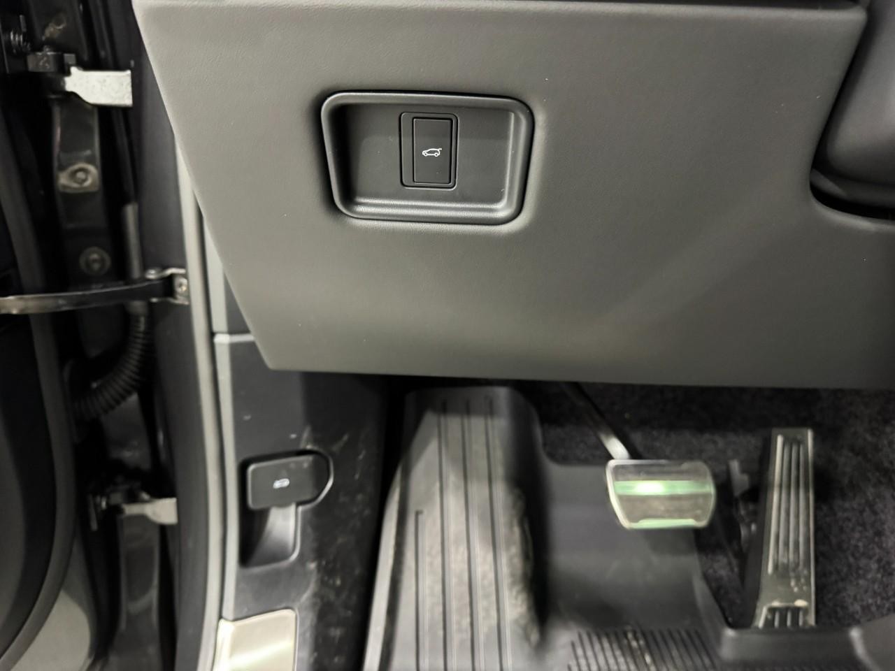 Land Rover Range Rover Vehicle Full-screen Gallery Image 29