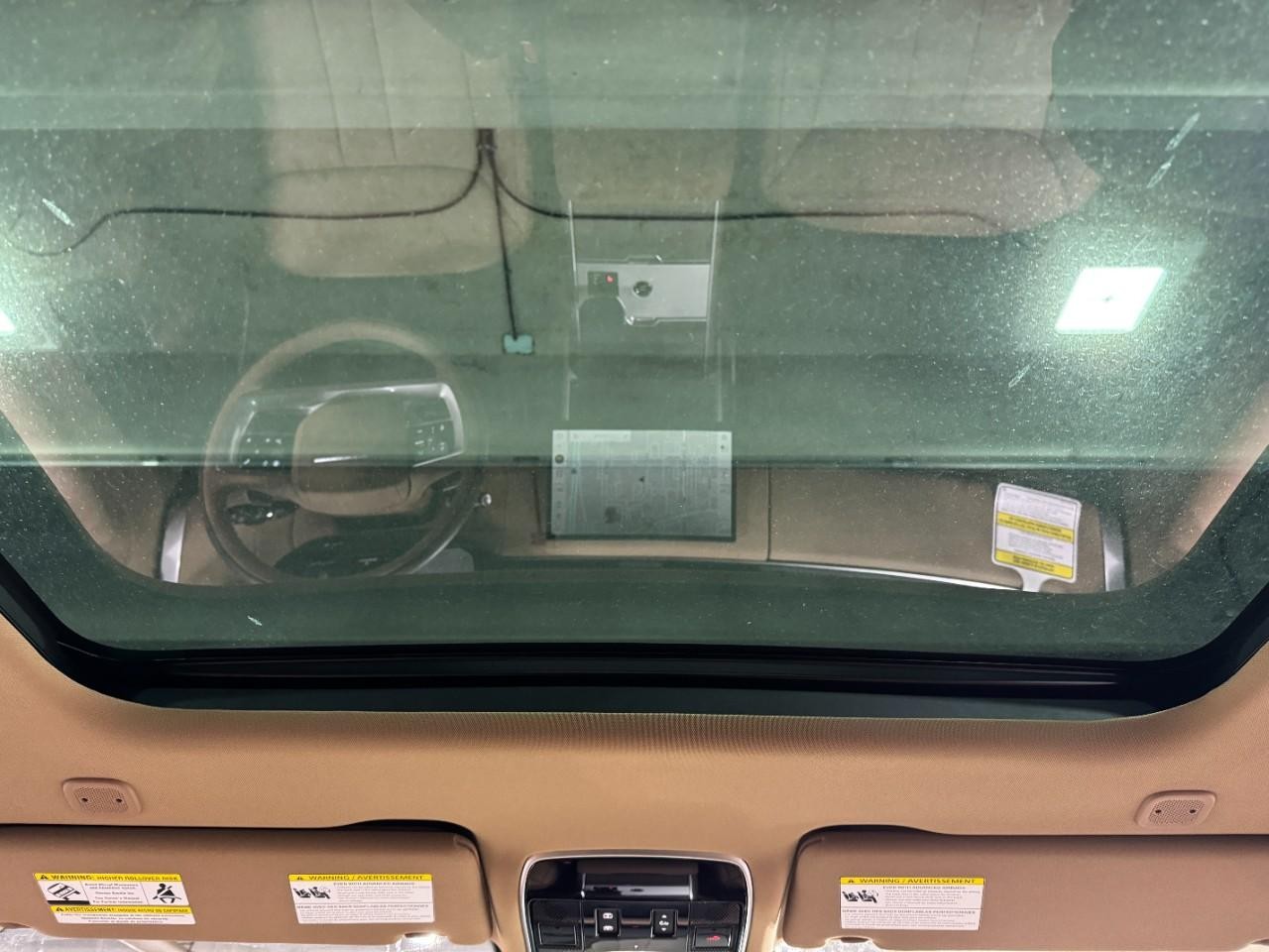 Land Rover Range Rover Vehicle Full-screen Gallery Image 12